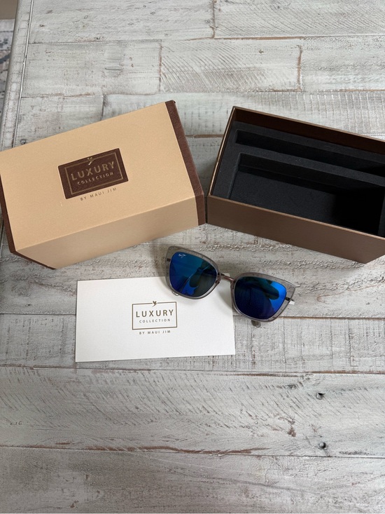 Maui Jim Accessories - Maui Jim Violet Lake – Blue Mirrored Lenses, Silver Frame